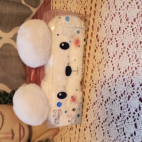 NWT Spa Bunny Plush Spa Headband - Picture 2 of 3